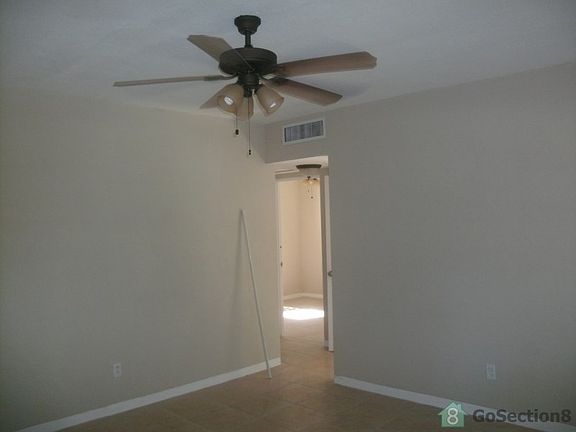 4th image of 669 53rd Ave S