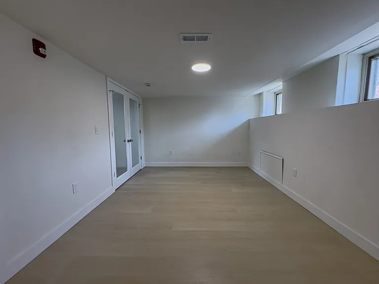 2005 Green St #1F — Photo 13