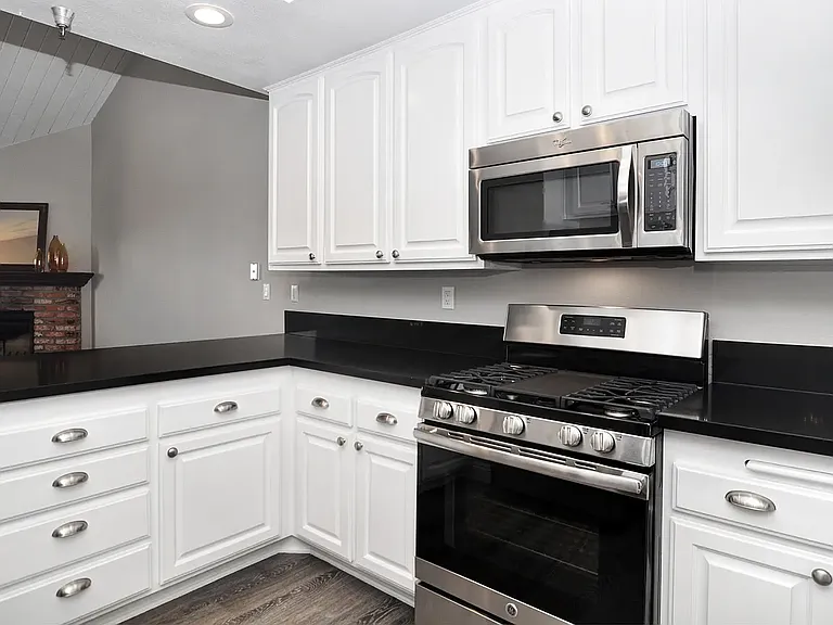 2175 Pacific Ave — Photo 4