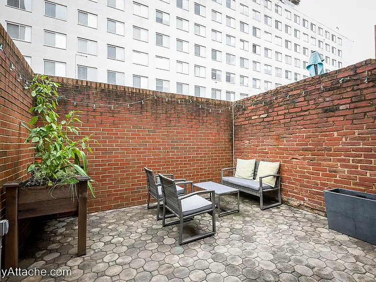 1421 Hopkins St NW — Photo 35