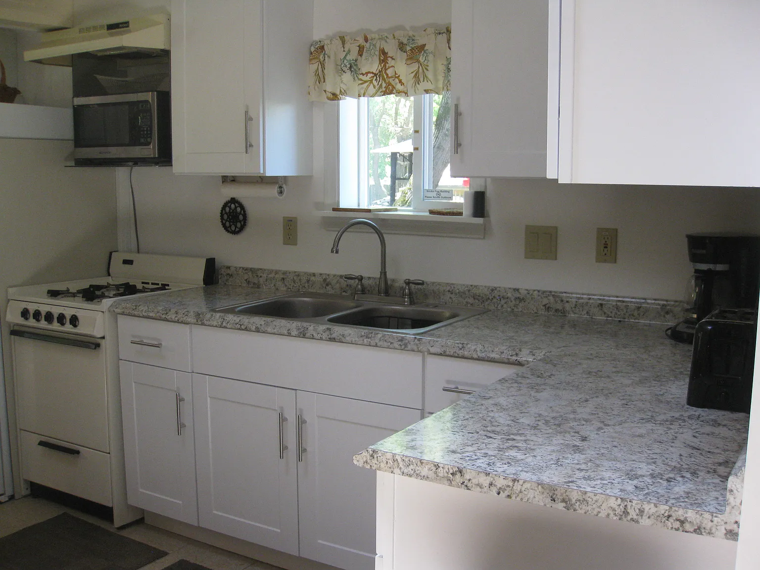2 bed, $970 — Photo 2