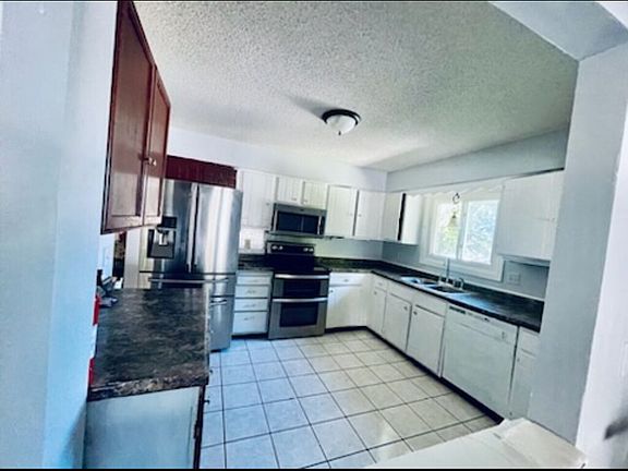 3rd image of 504 Crestview Dr S
