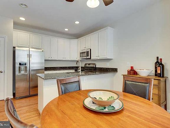 4th image of 12872 Fair Valley Ct