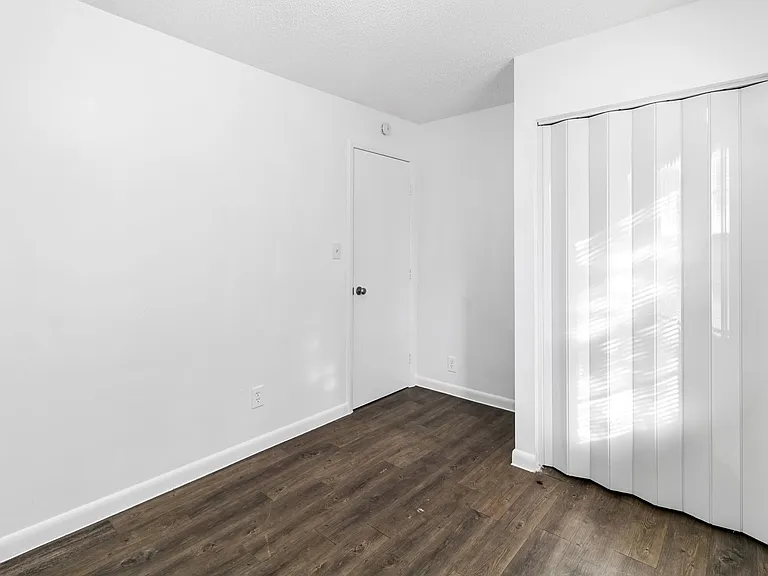 1016 Edith Ave — Photo 10