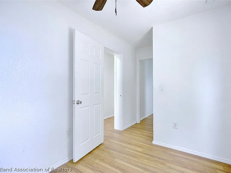 1547 Sycamore Ave — Photo 22