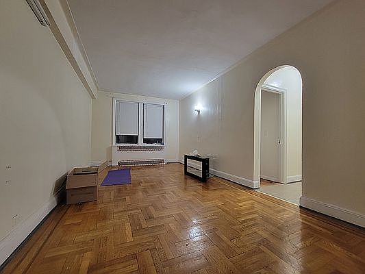 5th image of 33-38 Parsons Blvd #2C