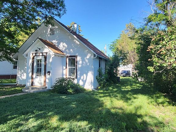 2nd image of 812 S Center Ave
