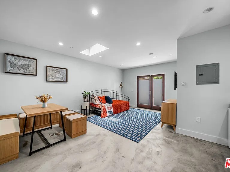 12534 W Gilmore Ave — Photo 5