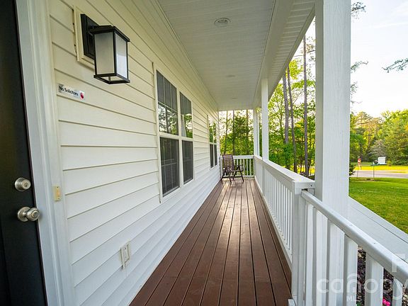 2nd image of 3019 Hilton Rd