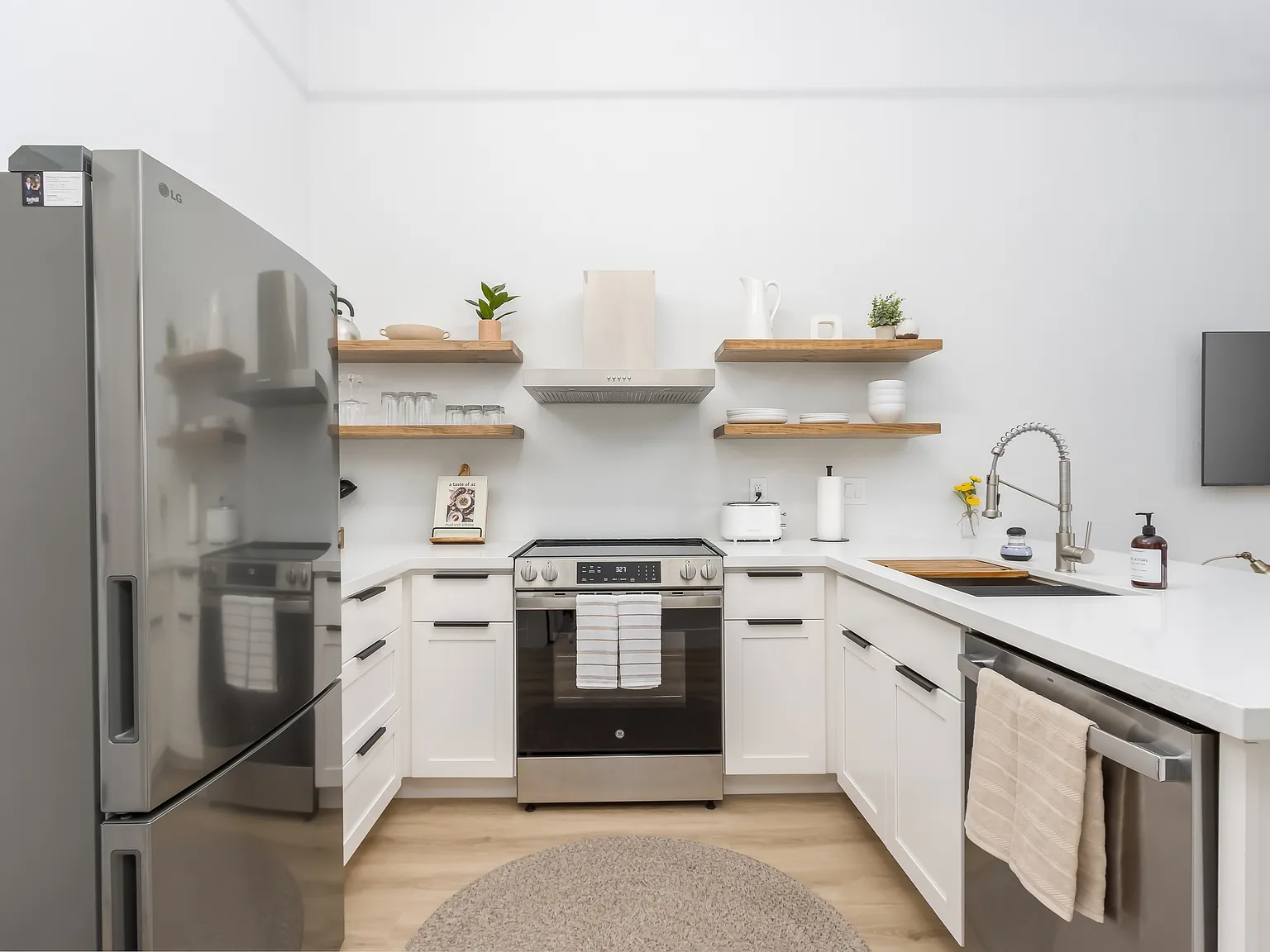 1 bed, 544 sqft, $3,500 — Photo 2