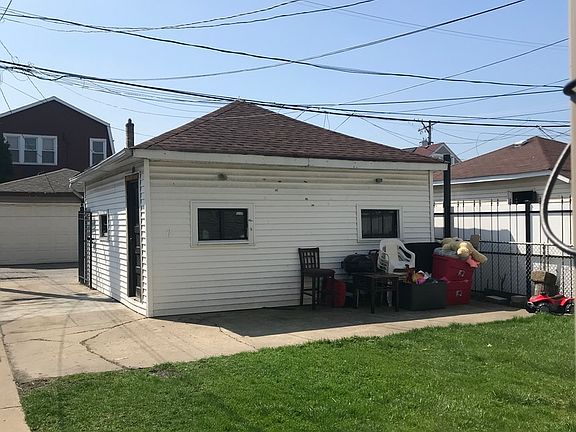 4th image of 5135 W Wrightwood Ave