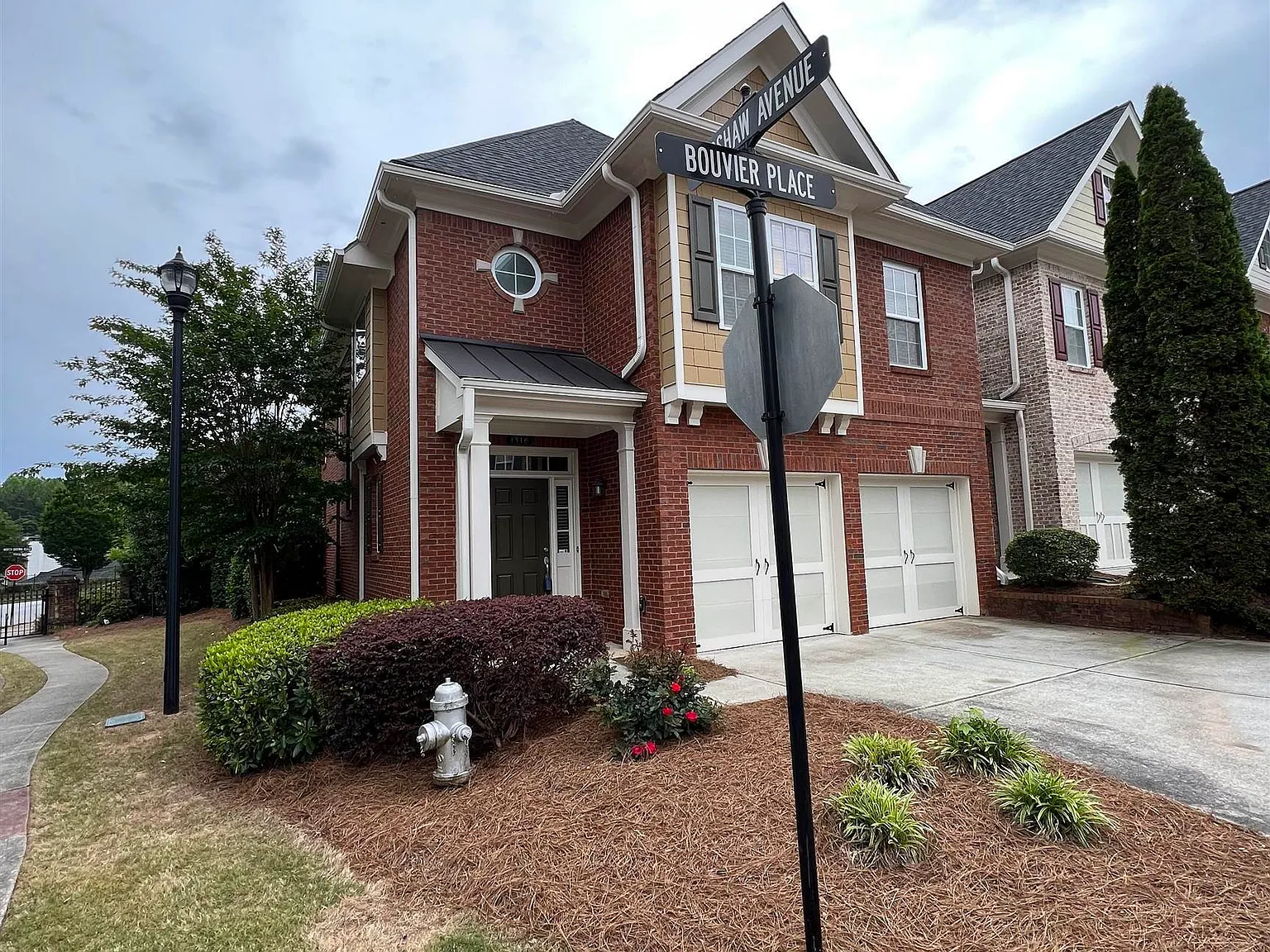 3 bed, 2.5 bath, 2265 sqft, $2,800 — Photo 4