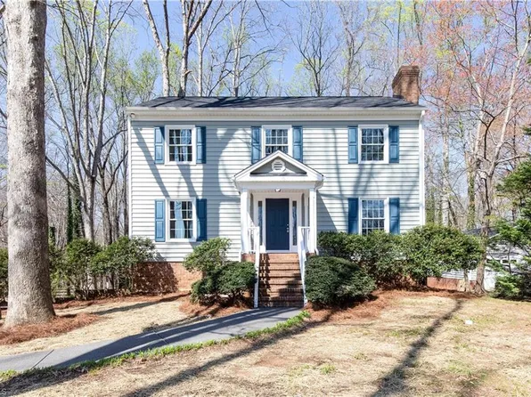 5216 Bridge Pointe Dr, Clemmons, NC 27012