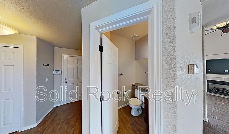 4642 Crow Creek Dr — Photo 10