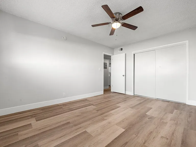 815 Victor Ave — Photo 30