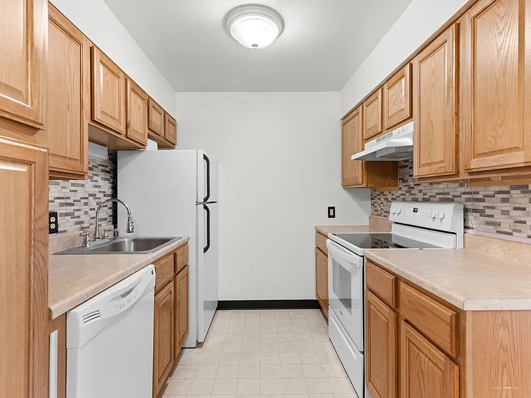 1612 Cottonwood Dr #10 — Photo 5