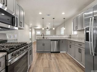 4715 Vaquero Crk, Von Ormy, TX 78073