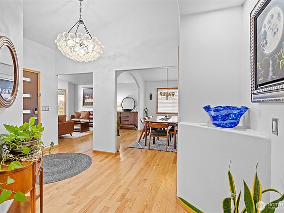 5th image of 1103 21st Street Pl NW