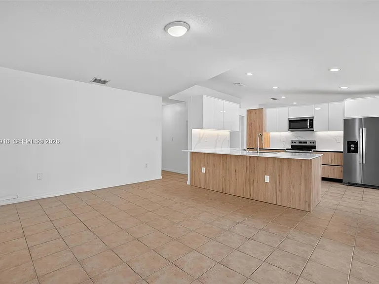 14330 SW 152nd Pl — Photo 7