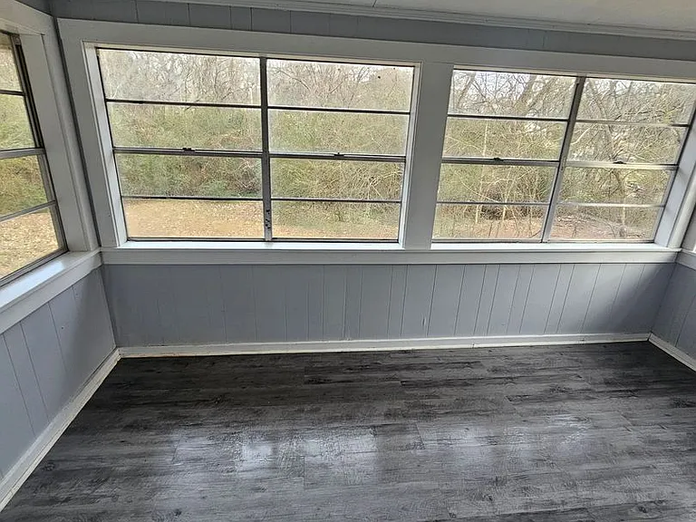 735 Floyd St — Photo 22