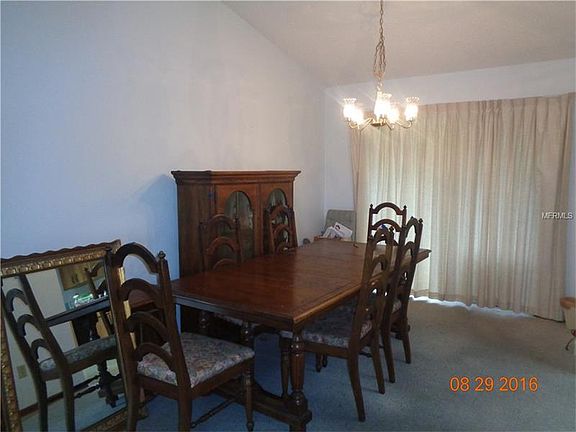 5th image of 984 Sweetbrier Dr