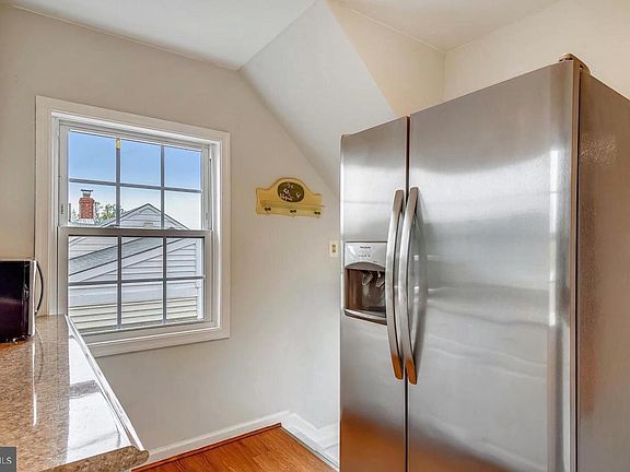 5th image of 12304 Charles Rd