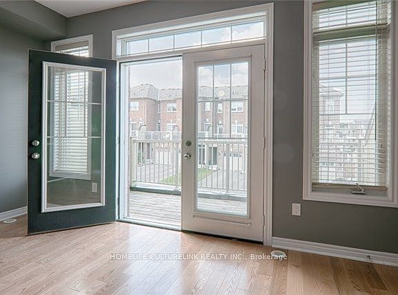 3rd image of 324 Delray Dr