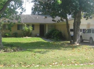 1605 Lark St, Alvin, TX 77511