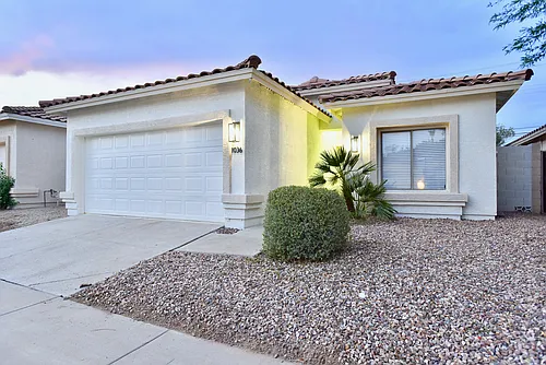 1036 E Susan Ln Photo 1