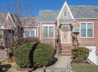 19915 24th Rd, Flushing, NY 11357