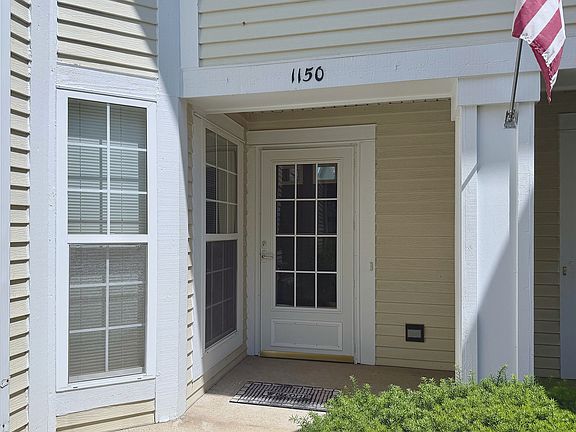 2nd image of 1150 Hawthorne Ln #1150-ELK