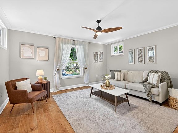 4th image of 1382 Hollywood Pl