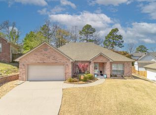 5 Topaz Ln, Maumelle, AR 72113
