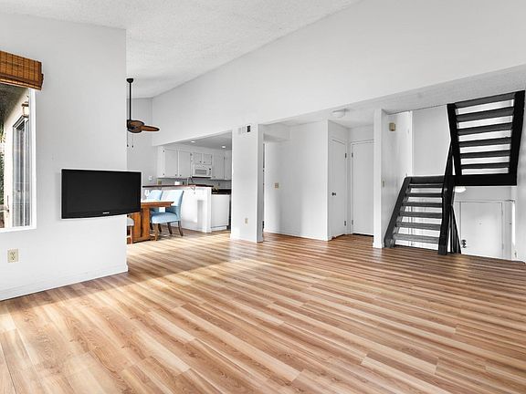 4th image of 3011 Aurora Court