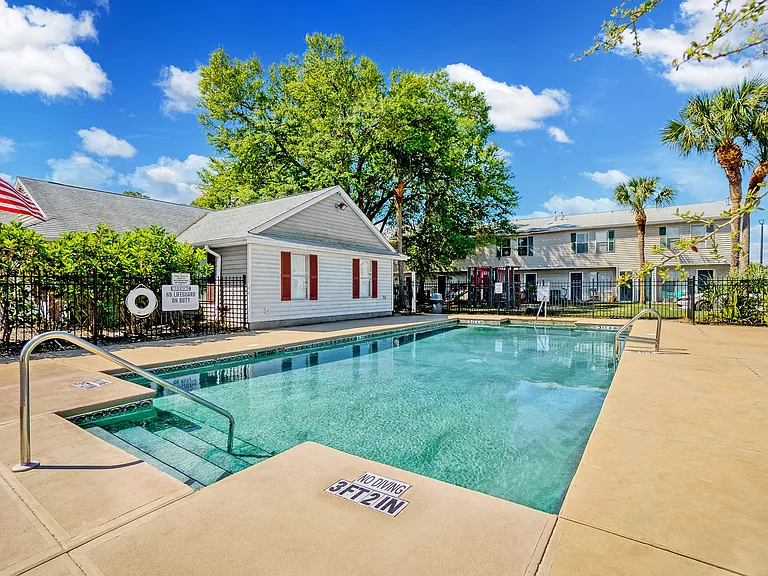 Sabal Palms Apartments — Photo 2
