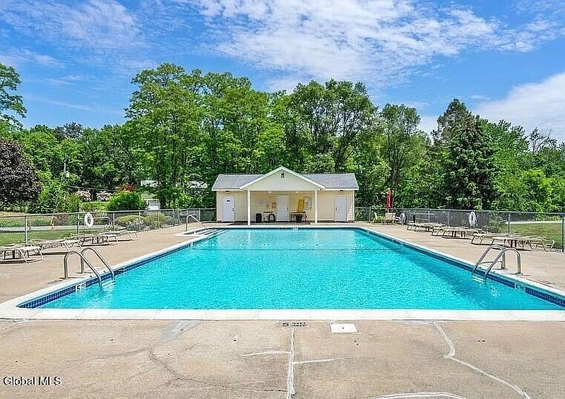 3rd image of 1208 Greenwich Drive