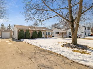 23610 Lynnhurst Rd, Macomb, MI 48042