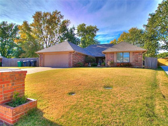 2nd image of 11813 Stonehedge Ln