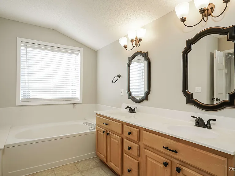 3320 Dairy Point Dr — Photo 9