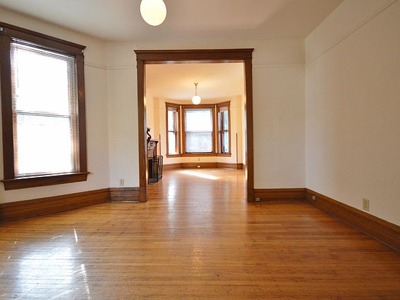 4th image of 3725 N Fremont St #1