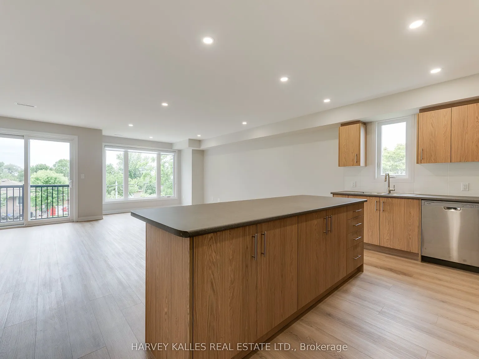 2 bed, $3,200 — Photo 4