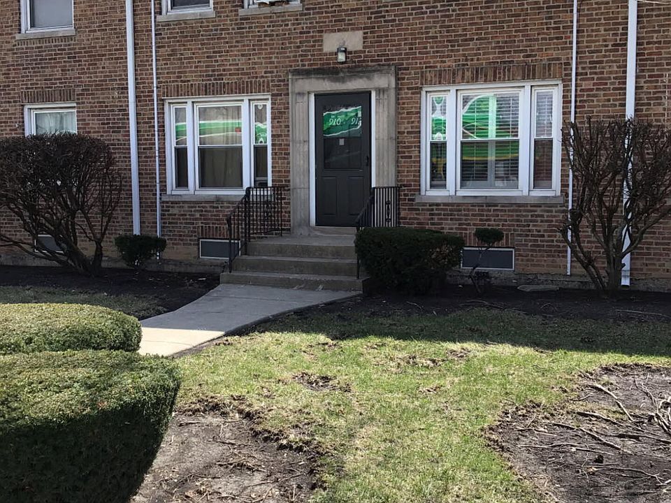 1st image of 912 W Roosevelt Rd #1