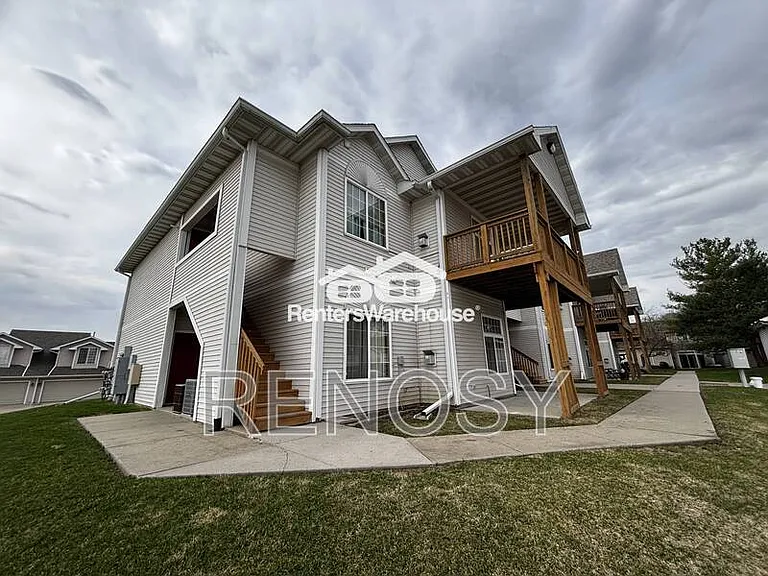 950 67th St #410 — Photo 1