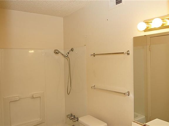 5th image of 818 Sahara Ave #A