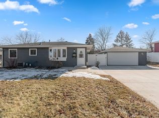 3176 69th St E, Inver Grove Heights, MN 55076