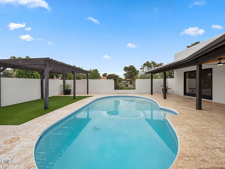 14436 N Coral Gables Dr — Photo 39