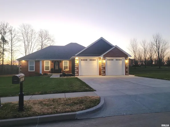 1503 Champion Dr, Marion, IL 62959