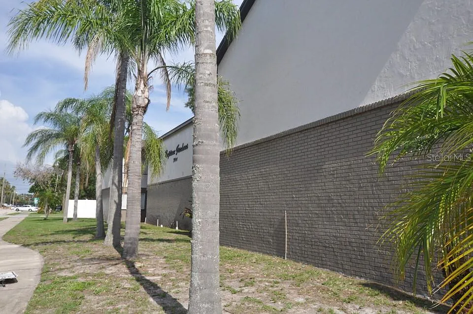 1 bed, 1.0 bath, 494 sqft, $1,200 — Photo 2