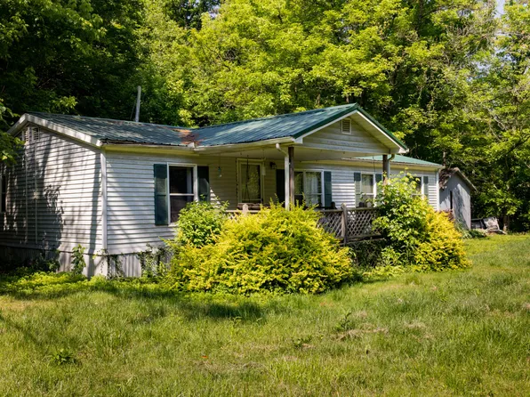 628 State Highway 755, Sandy Hook, KY 41171