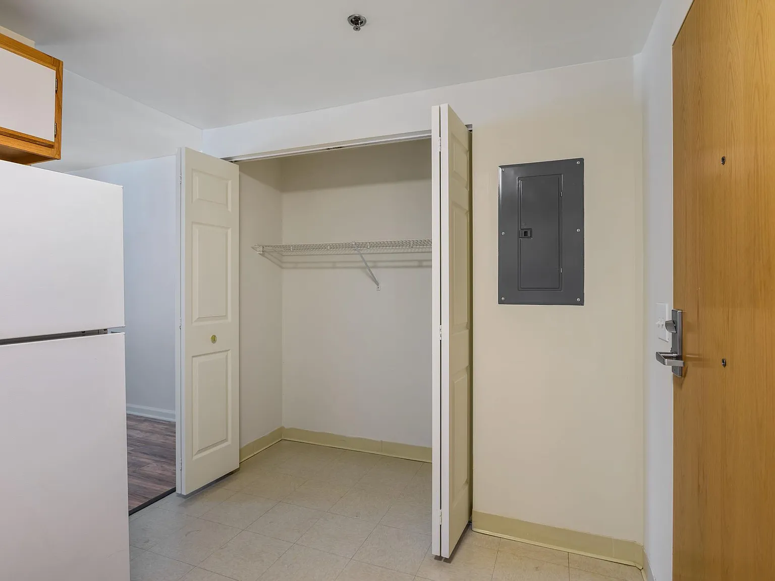 Warren Place — Photo 4